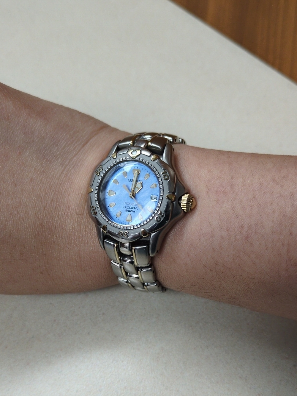 Seiko Scuba 200m Titanium Quartz - Picture 2 of 7